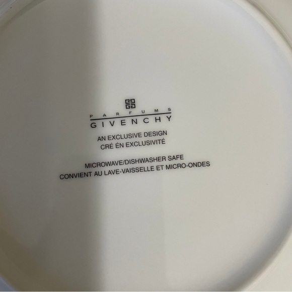 Givenchy Les Fleur de Parfum Calla Lily Desert Salad Plate - Picture 3 of 3